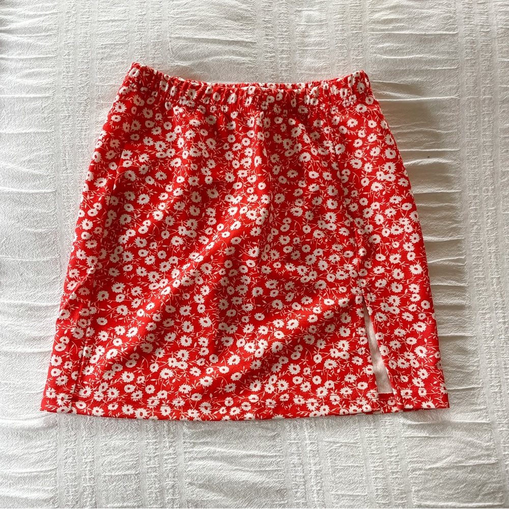 orange and white floral print mini skirt